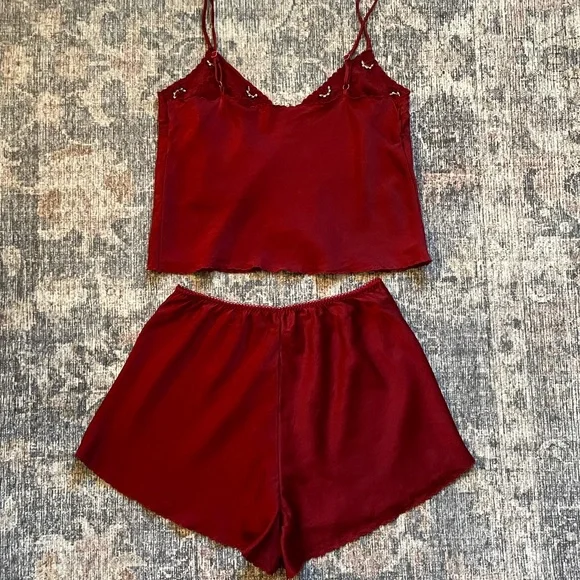 Doen Silk Cami & Shorts Set - Picture 9 of 16